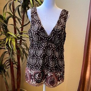 Gianni Bini v-neck Camisole size M, espresso, mauve and cream colored pattern.